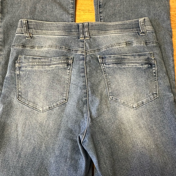 Democracy Blue Straight Leg Jeans Classic Denim - Picture 3 of 3